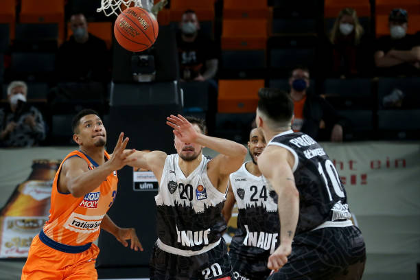 市场的喧嚣 市场的喧嚣